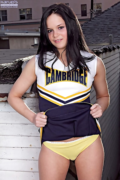 teen cheerleader Jenna ross